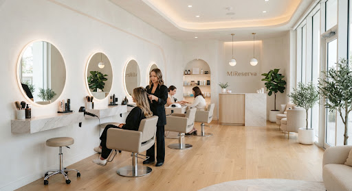 Salón de belleza y bienestar moderno
